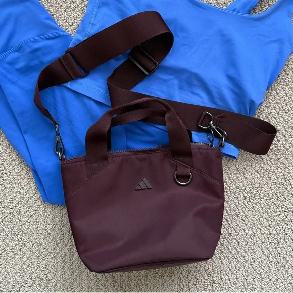 Adidas Burgundy Purple Women's Tote Gym Bag Crossbody - Picture 3 of 4